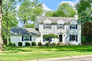 568 Hampshire Rd, Fairlawn, OH 44333 - Photo 2