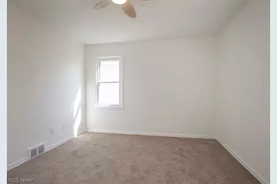 13600 Royal Boulevard, Garfield Heights, OH 44125 - Photo 14