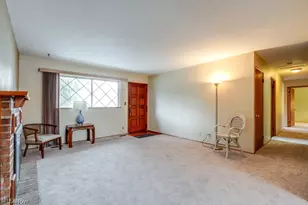 684 Sherwood Dr, Aurora, OH 44202 - Photo 8