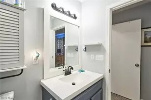 329 Spruce St, Barberton, OH 44203 - Photo 16