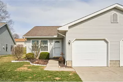 329 Spruce Street, Barberton, OH 44203 - Photo 2