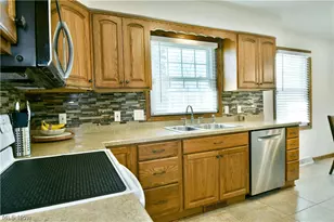 8536 4 Seasons Trail, Youngstown, OH 44514 - Photo 16