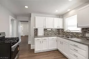 826 Dover Ave, Akron, OH 44320 - Photo 12