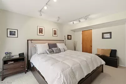 17833 Cliffside Drive, Strongsville, OH 44136 - Photo 30