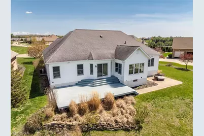 520 Pga Boulevard, New Philadelphia, OH 44663 - Photo 2