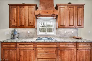 11295 Sutton Pl, Chardon, OH 44024 - Photo 12