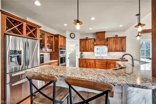 11295 Sutton Pl, Chardon, OH 44024 - Photo 14