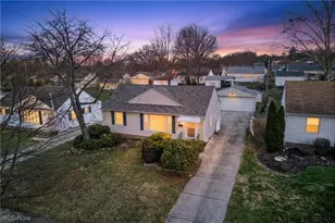 5229 Melody Ln, Willoughby, OH 44094 - Photo 2