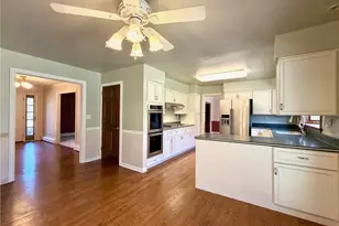 11469 Fowlers Mill Rd, Chardon, OH 44024 - Photo 12