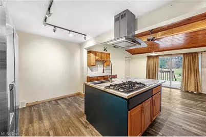 3290 Sweitzer Street NW, Uniontown, OH 44685 - Photo 10