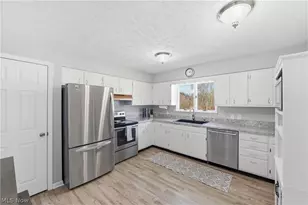 16305 Sperry Rd, Vermilion, OH 44089 - Photo 14