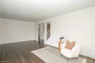 2528 N Haven Blvd, Cuyahoga Falls, OH 44223 - Photo 8