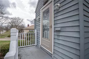 2528 N Haven Blvd, Cuyahoga Falls, OH 44223 - Photo 2