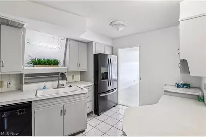 275 N Portage Path #7g, Akron, OH 44303 - Photo 12