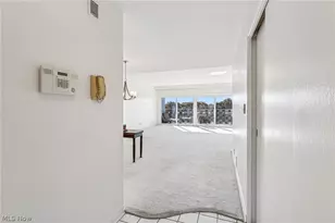 275 N Portage Path, Akron, OH 44303 - Photo 4