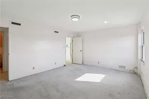 275 N Portage Path, Akron, OH 44303 - Photo 22