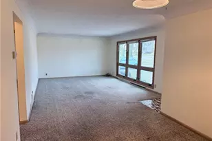 5817 Queens Hwy, Parma Heights, OH 44130 - Photo 4