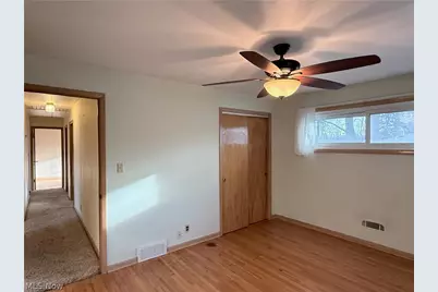 5817 Queens Highway, Parma Heights, OH 44130 - Photo 10