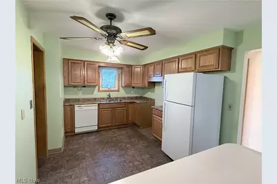 5817 Queens Highway, Parma Heights, OH 44130 - Photo 6