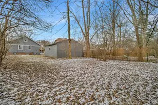 3327 Bradford Rd, Cleveland Heights, OH 44118 - Photo 12