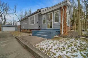 3327 Bradford Rd, Cleveland Heights, OH 44118 - Photo 4