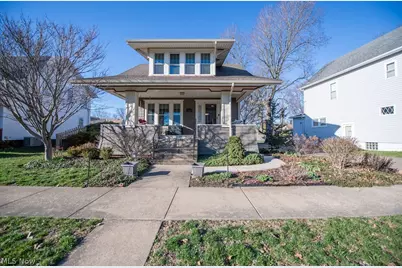 329 Park Avenue NW, New Philadelphia, OH 44663 - Photo 1