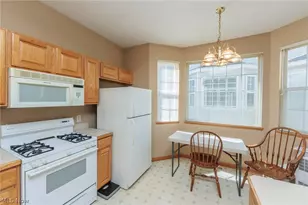 18608 Southporte Dr, Strongsville, OH 44136 - Photo 10