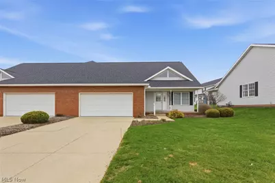 2735 Doral Circle SE, Massillon, OH 44646 - Photo 2
