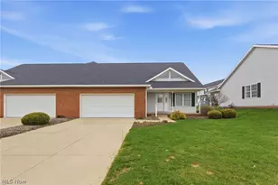 2735 Doral Cir SE, Massillon, OH 44646 - Photo 2