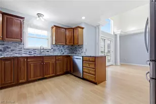 2735 Doral Cir SE, Massillon, OH 44646 - Photo 12