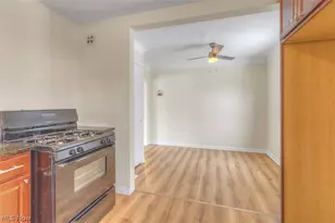 25671 Farringdon Ave, Euclid, OH 44132 - Photo 10