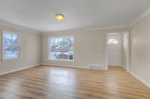 25671 Farringdon Ave, Euclid, OH 44132 - Photo 6