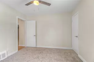 25671 Farringdon Ave, Euclid, OH 44132 - Photo 16