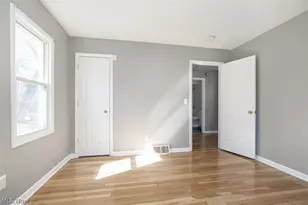 20021 Green Oak Dr, Euclid, OH 44117 - Photo 14