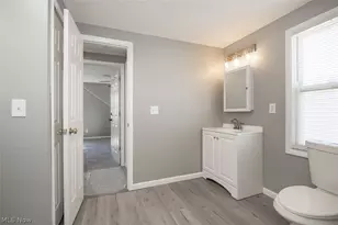 20021 Green Oak Dr, Euclid, OH 44117 - Photo 22