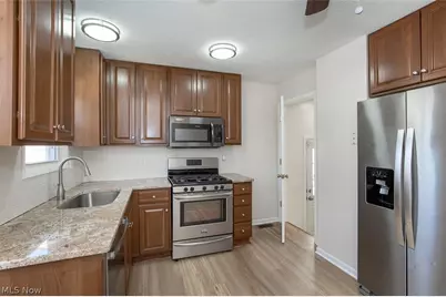 20021 Green Oak Drive, Euclid, OH 44117 - Photo 6