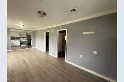 15205 Lincoln Avenue, Loveland, OH 44128 - Photo 8