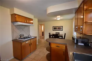 1038 Zander Dr, Youngstown, OH 44511 - Photo 8