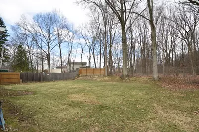 1038 Zander Drive, Youngstown, OH 44511 - Photo 22