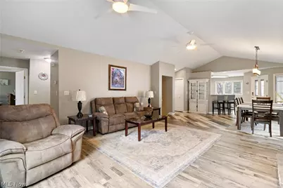 2813 N Bender Avenue, Akron, OH 44319 - Photo 6