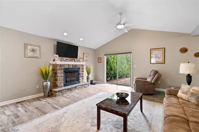 2813 N Bender Avenue, Akron, OH 44319 - Photo 14