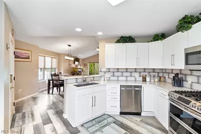 2813 N Bender Avenue, Akron, OH 44319 - Photo 10