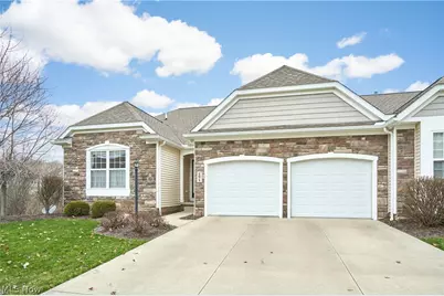 171 Hunter Parkway, Cuyahoga Falls, OH 44223 - Photo 2