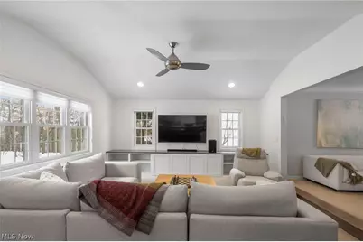 24000 Wimbledon Road, Huber Heights, OH 44122 - Photo 8