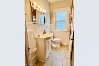 2198 Chesterland Avenue, Oakwood, OH 44107 - Photo 6