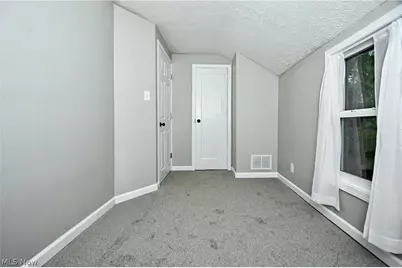 542 Montgomery Street, Akron, OH 44305 - Photo 16