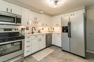 5485 Wildwood Ct, Willoughby, OH 44094 - Photo 8