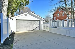 1525 Elm Rd NE, Warren, OH 44483 - Photo 6