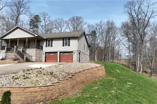 1950 Sams Creek Rd, Mineral Wells, WV 26150 - Photo 2