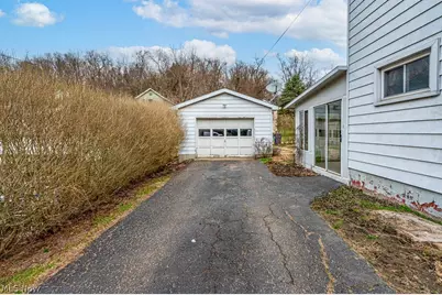 1055 Ambrose Avenue, East Liverpool, OH 43920 - Photo 4